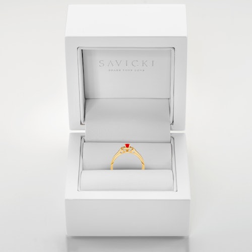 Pierścionek Red Passion: złoty, rubin